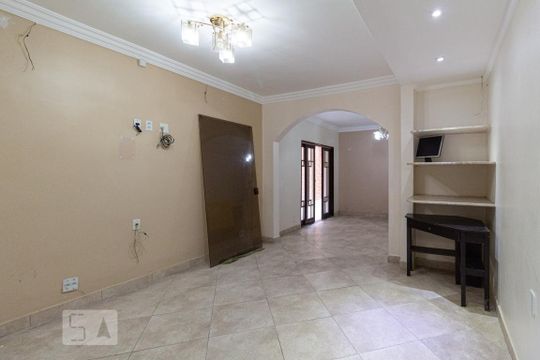 Sala de casa à venda com 3 quartos, 300m² em Pestana, Osasco