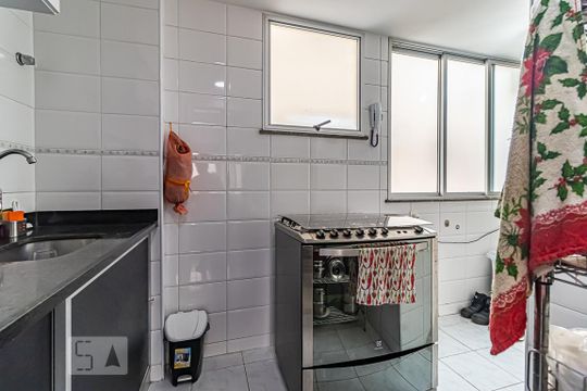 Cozinha de apartamento à venda com 4 quartos, 72m² em Taquara, Rio de Janeiro