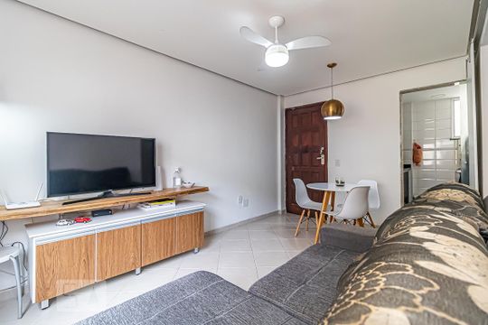 Sala de apartamento à venda com 4 quartos, 72m² em Taquara, Rio de Janeiro