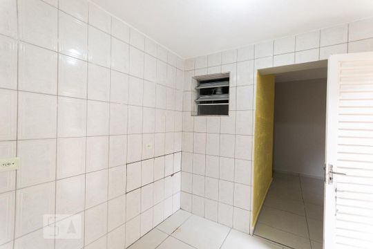 Cozinha de kitnet/studio para alugar com 1 quarto, 30m² em Taboão , Diadema