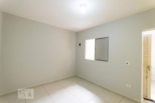 Kitnet/Studio para alugar com 1 quarto, 30m² em Taboão , Diadema