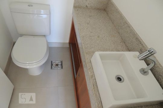 Lavabo de apartamento à venda com 2 quartos, 74m² em Barra da Tijuca, Rio de Janeiro