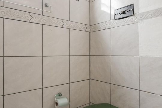 Banheiro de apartamento à venda com 1 quarto, 43m² em Jardim Dona Leopoldina, Porto Alegre