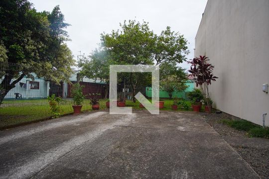 patio -lateral de casa à venda com 2 quartos, 155m² em São José, Canoas