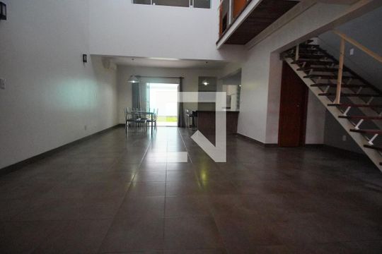 Casa à venda com 2 quartos, 155m² em São José, Canoas