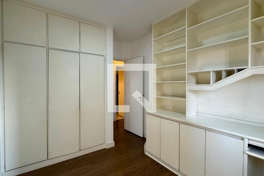 Quarto 3 de apartamento à venda com 3 quartos, 120m² em Alphaville Industrial, Barueri