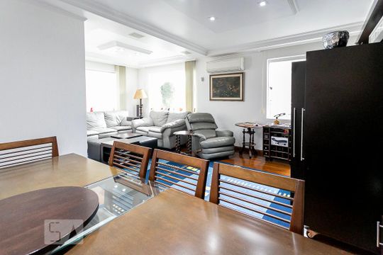 Sala de casa à venda com 5 quartos, 484m² em Vila Madalena, São Paulo