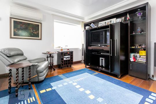 Sala de casa à venda com 5 quartos, 484m² em Vila Madalena, São Paulo