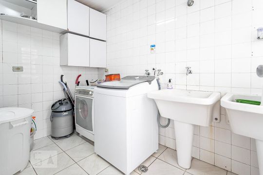 Área de Serviço de casa à venda com 5 quartos, 484m² em Vila Madalena, São Paulo