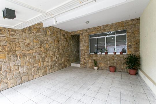 Garagem de casa à venda com 3 quartos, 150m² em Vila Libanesa, São Paulo