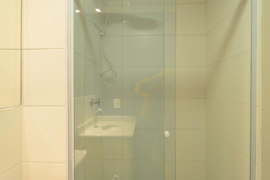Banheiro da Suíte de apartamento para alugar com 1 quarto, 35m² em Vila Guarani (z Sul), São Paulo