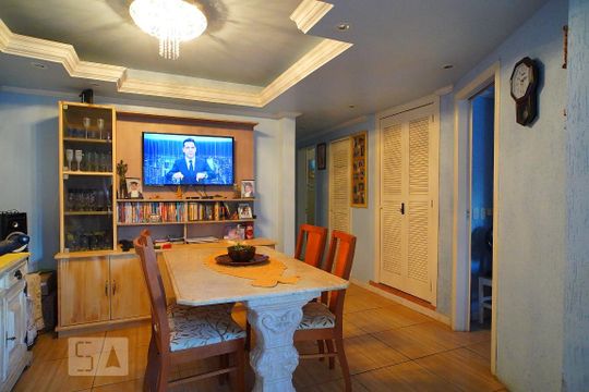 Sala de casa à venda com 4 quartos, 188m² em Sarandi, Porto Alegre