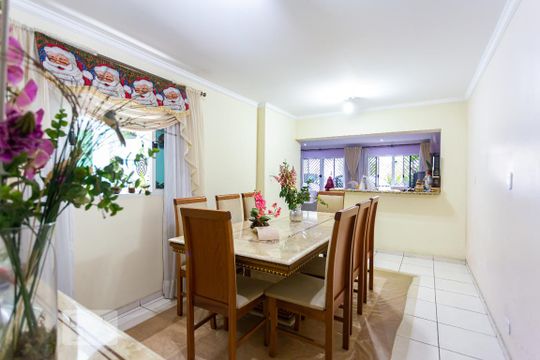 Sala de Jantar de casa à venda com 5 quartos, 600m² em Km 18, Osasco