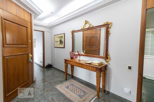 Corredor de apartamento à venda com 3 quartos, 323m² em Campestre, Santo André