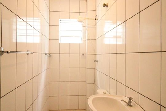 Banheiro de casa para alugar com 1 quarto, 45m² em Vila Pereira Cerca, São Paulo