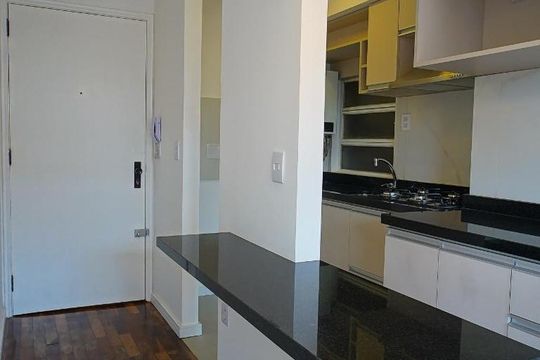 Cozinha de apartamento à venda com 1 quarto, 42m² em Independência, Porto Alegre