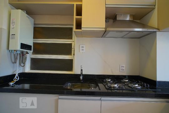 Cozinha de apartamento à venda com 1 quarto, 42m² em Independência, Porto Alegre