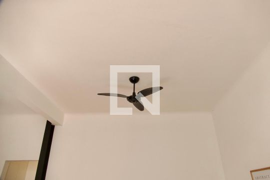 Sala de apartamento à venda com 1 quarto, 61m² em Jardim Botânico, Rio de Janeiro