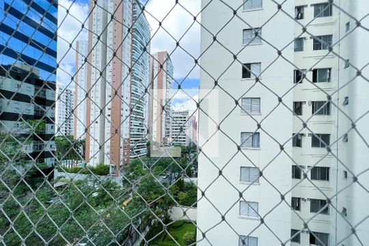 Vista de apartamento à venda com 2 quartos, 65m² em Vila Olímpia, São Paulo