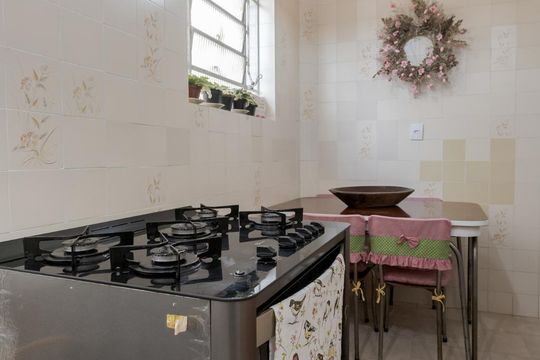 Cozinha de apartamento para alugar com 3 quartos, 95m² em Jardim Carvalho, Porto Alegre