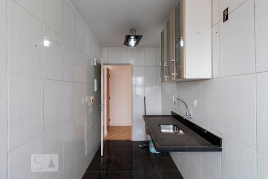 Cozinha de apartamento para alugar com 2 quartos, 64m² em Jardim Sao Saverio, São Paulo