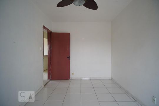 Quarto 1 de apartamento para alugar com 2 quartos, 48m² em Rubem Berta, Porto Alegre