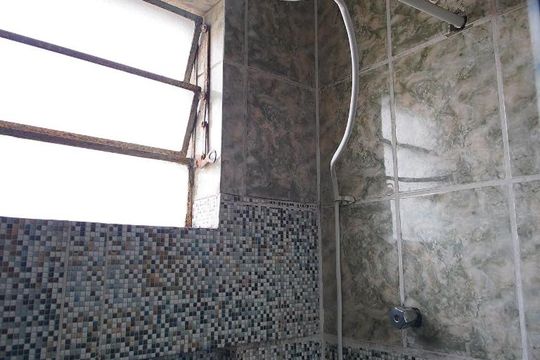 Banheiro de apartamento para alugar com 2 quartos, 48m² em Rubem Berta, Porto Alegre