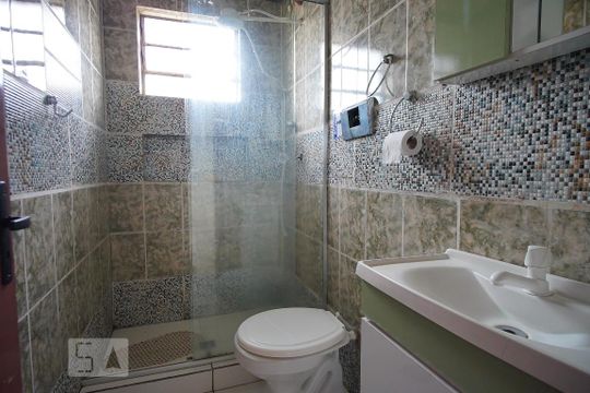 Banheiro de apartamento para alugar com 2 quartos, 48m² em Rubem Berta, Porto Alegre