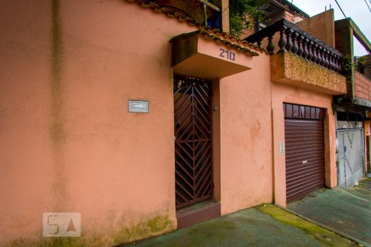 Fachada de casa para alugar com 2 quartos, 214m² em Jardim Vila Rica, Santo André