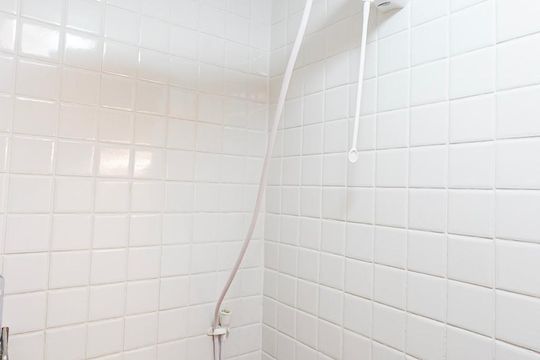 Banheiro de apartamento para alugar com 2 quartos, 50m² em Pinheiros, São Paulo