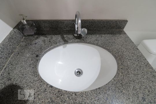 Banheiro- pia de apartamento à venda com 1 quarto, 32m² em Catumbi, São Paulo