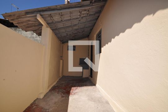 Quintal de casa à venda com 1 quarto, 40m² em Vila Santa Terezinha (zona Norte), São Paulo