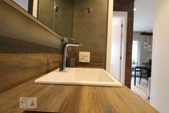 Pia banheiro comum de apartamento para alugar com 2 quartos, 74m² em Vila Gertrudes, São Paulo