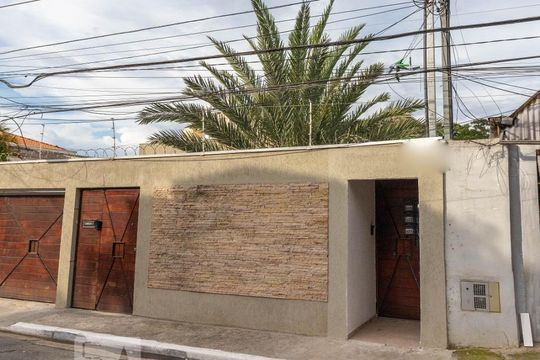 Fachada de casa para alugar com 1 quarto, 25m² em Chora Menino, São Paulo