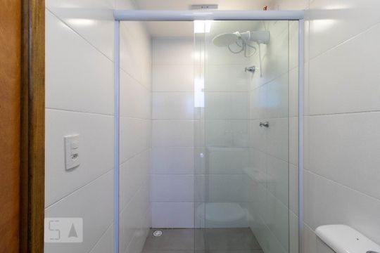 Banheiro de casa para alugar com 1 quarto, 25m² em Chora Menino, São Paulo