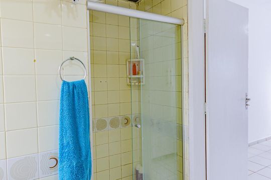Banheiro da Suíte de apartamento para alugar com 1 quarto, 40m² em Barra, Salvador