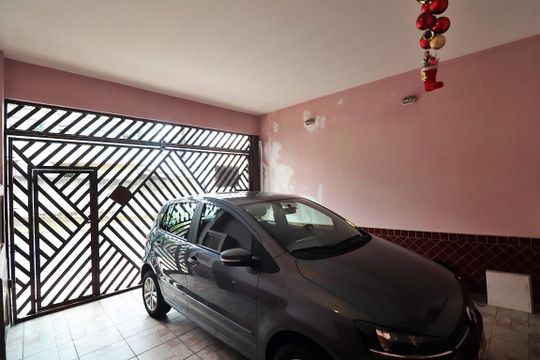 Garagem de casa à venda com 3 quartos, 181m² em Jardim Las Vegas, Santo André