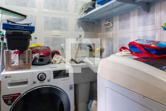 Área de Serviço de casa à venda com 3 quartos, 300m² em Vila Regina, São Paulo