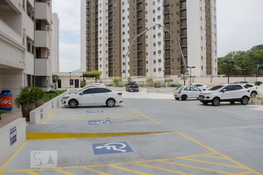 Garagem de apartamento para alugar com 2 quartos, 64m² em Del Castilho, Rio de Janeiro