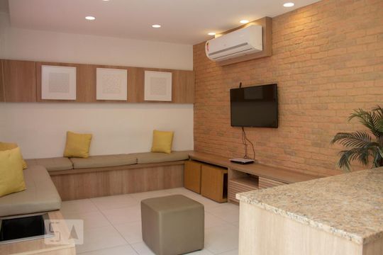 Espaço Camarote de apartamento para alugar com 2 quartos, 64m² em Del Castilho, Rio de Janeiro
