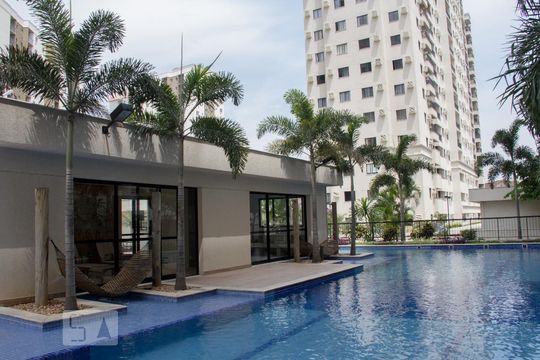 Piscina de apartamento para alugar com 2 quartos, 64m² em Del Castilho, Rio de Janeiro