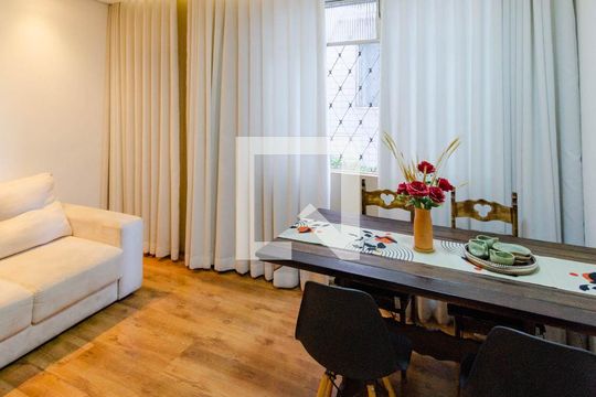 Sala de apartamento à venda com 3 quartos, 83m² em Nova Suíssa, Belo Horizonte