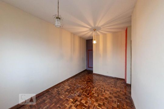 Sala de apartamento para alugar com 3 quartos, 65m² em Camargos, Belo Horizonte