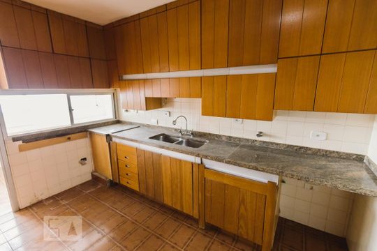 Cozinha de apartamento à venda com 3 quartos, 140m² em Perdizes, São Paulo