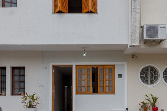 Fachada de casa de condomínio para alugar com 2 quartos, 100m² em Campo Belo, São Paulo