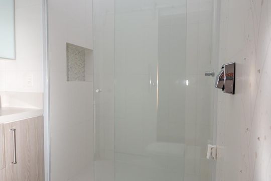 Banheiro de casa de condomínio para alugar com 2 quartos, 100m² em Campo Belo, São Paulo
