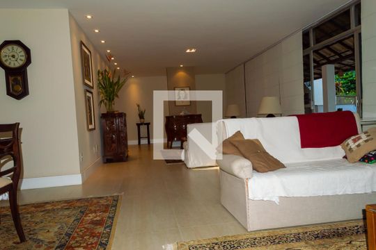 Apartamento à venda com 5 quartos, 300m² em Barra da Tijuca, Rio de Janeiro