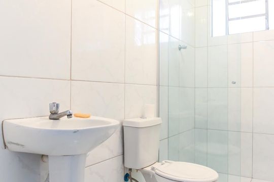 Banheiro de casa para alugar com 1 quarto, 80m² em Jardim Ismênia, São José dos Campos