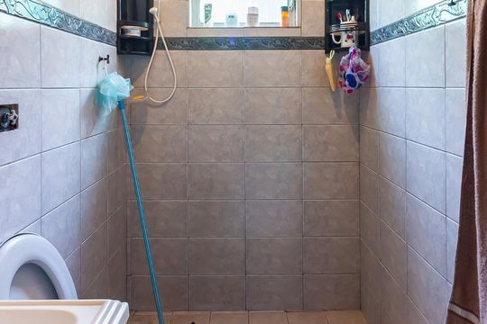 Banheiro de casa à venda com 3 quartos, 200m² em Santo Antônio, Osasco