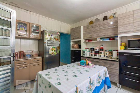Cozinha de casa à venda com 3 quartos, 200m² em Santo Antônio, Osasco